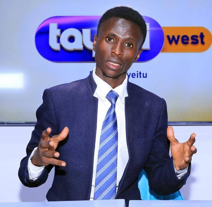 NuwasiimaTamali's tweet photo. Birthday blessings our big man , hard working and proud champion 🏆 @OmuhindaDithan ♥️

@TayariWestTV mutuheyo aka cake 🎂😂 https://t.co/RCmOreIiQO