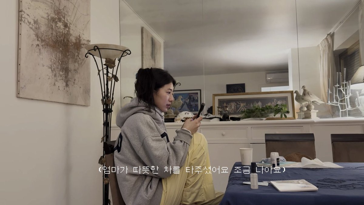 seori_ri_ri's tweet photo. 수지넴 사복 데일리룩 보는 재미도 덤🖤 https://t.co/uAXegr44jd