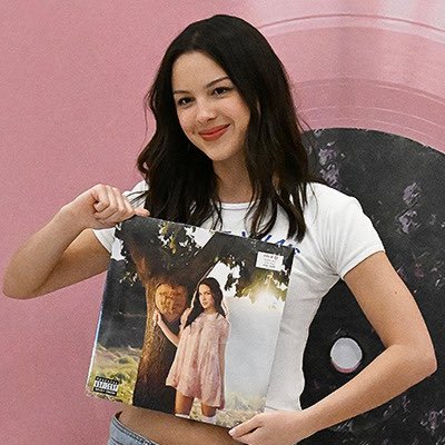 wishbones4ever's tweet photo. conlivia holding albums of the decade https://t.co/1lIUqGlFxw