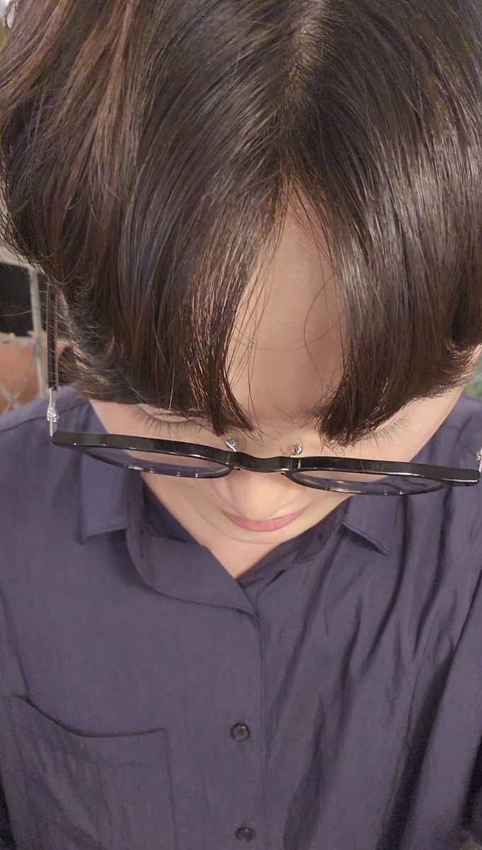 cybersaenghwal's tweet photo. 엽이님께 mz샷 부탁드렷응,.
엠지샷 안다고하셔서 믿고 맡겼는데
1짤처럼 찍고 ^-^ 표정으로 뿌듯해하셔서 꾸짖을 갈!!!!!!!! 하고겨우 2짤받아옴 https://t.co/IJ7ZUuvRvg