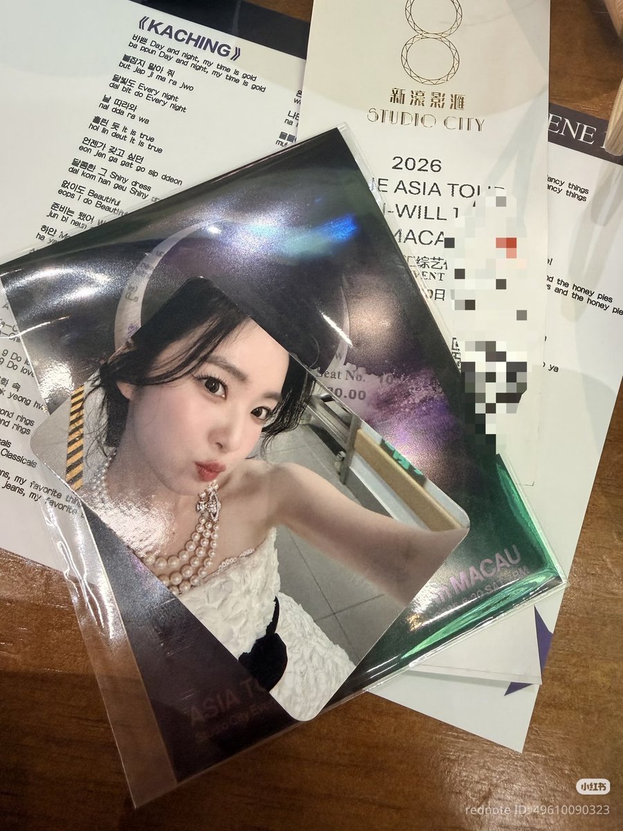 irene_global's tweet photo. I-Will in Macau entrance photocard and fan freebie! 🩷

#IRENE #아이린 #RedVelvet @RVsmtown https://t.co/peMhY3Cddy