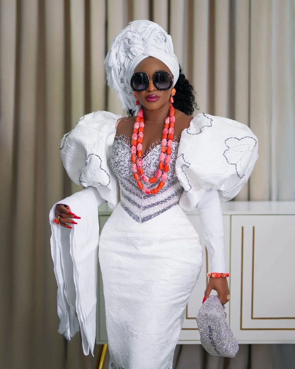 tomirex's tweet photo. White aso ebi will forever be goated🔥🔥🔥
Just look at these beauties 🥰🥰🥰
What’s your style? https://t.co/n9fWb9iyhc
