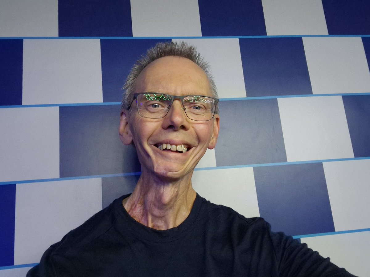 John_Dabell's tweet photo. A smile won't guarantee a good day, but it gives you a fighting chance. https://t.co/E37yGPpxOY