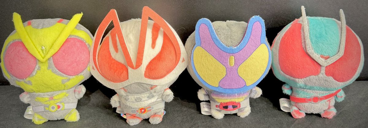 KamenRiderStore's tweet photo. 【#仮面ライダーストア東京店 商品情報】

東京店では大人気の『仮面ライダーパステルへんしんぬいぐるみ』が好評発売中❗️🧸
#仮面ライダービルド #仮面ライダーガヴ など完売していたライダーも再入荷しております🐇🍇
旅行やお出かけも是非お気に入りのライダーとご一緒に👟✨
ご来店の際は是非チェックしてみてください🙌

※ご好評につき完売の際はご容赦ください。