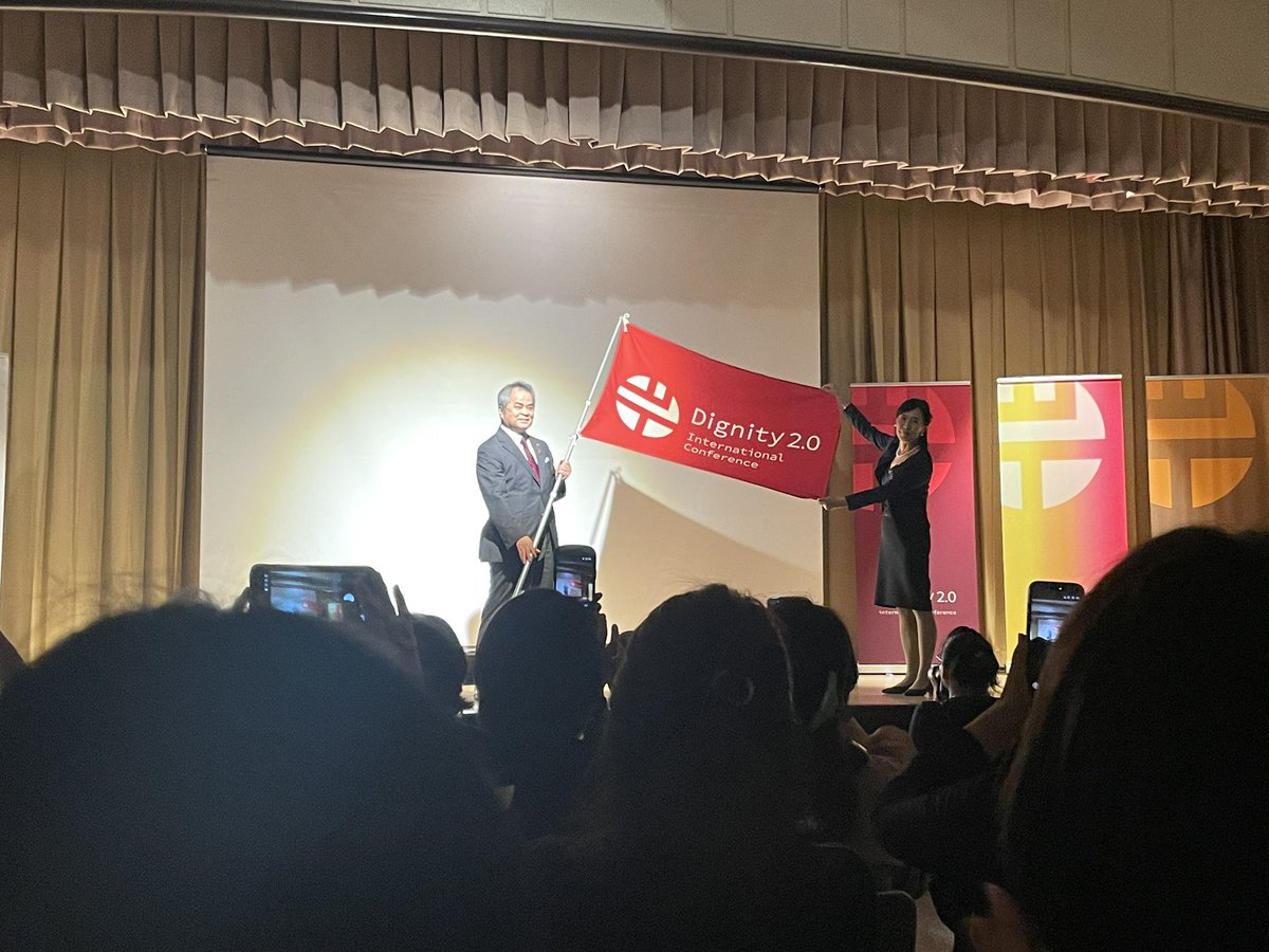 she_me_zoo's tweet photo. Dignity2.0国際カンファレンス開会式！
AI時代に人間は何を知り、何を実践し、何を希望するのか。
AIには絶対到達できないNescienceの領域。それを学問化したNescience学。Nescience学を学び、実践している人たちの発表となります！
3日間楽しみです☺️ https://t.co/sYudXPWDIQ