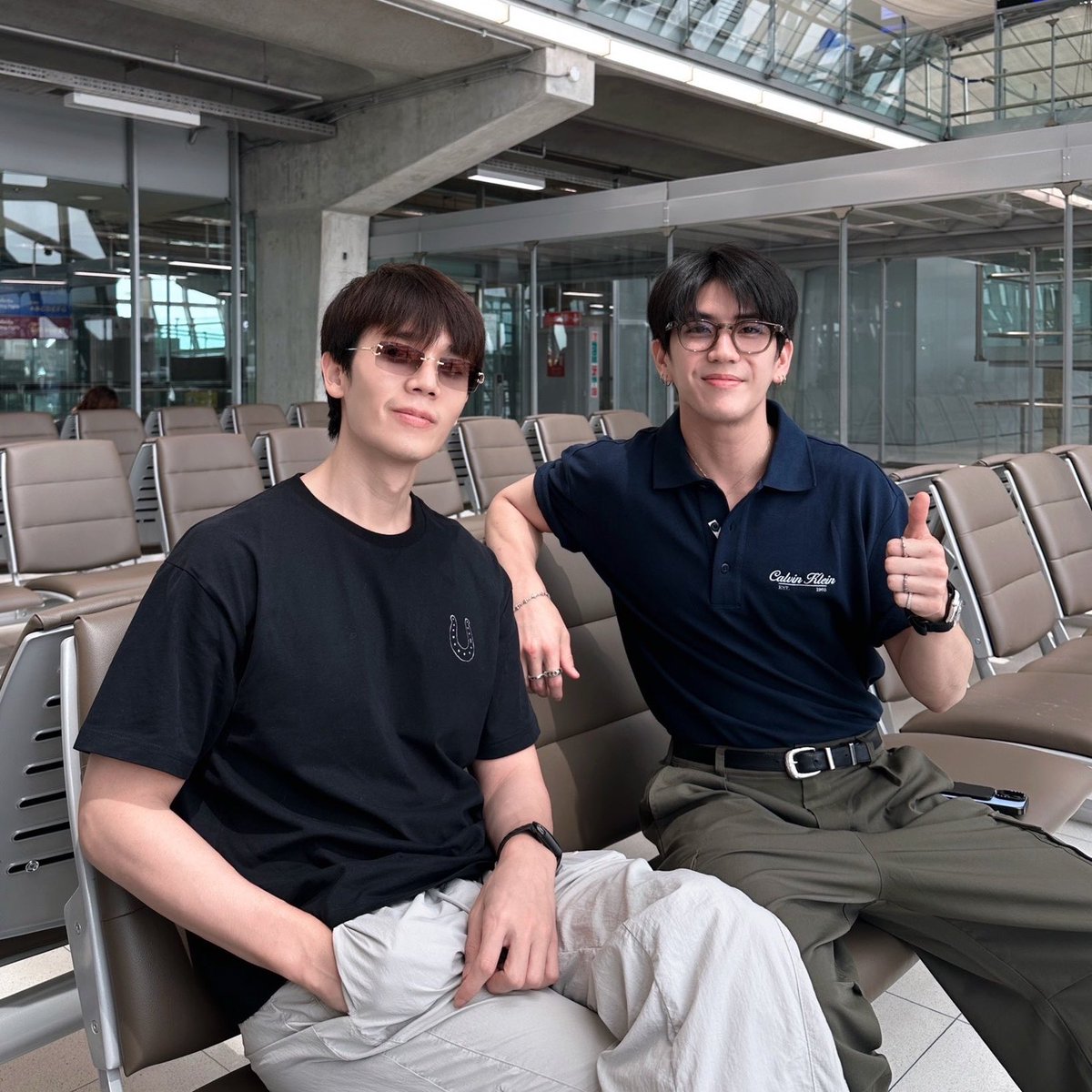 july00s's tweet photo. ปะป๊า เชี่ยนขอไปเที่ยวด้วยยย เชี่ยนอยากดูสิงโตพ่นน้ำ😭😭🐶🐶 https://t.co/FW1gdgfSlr