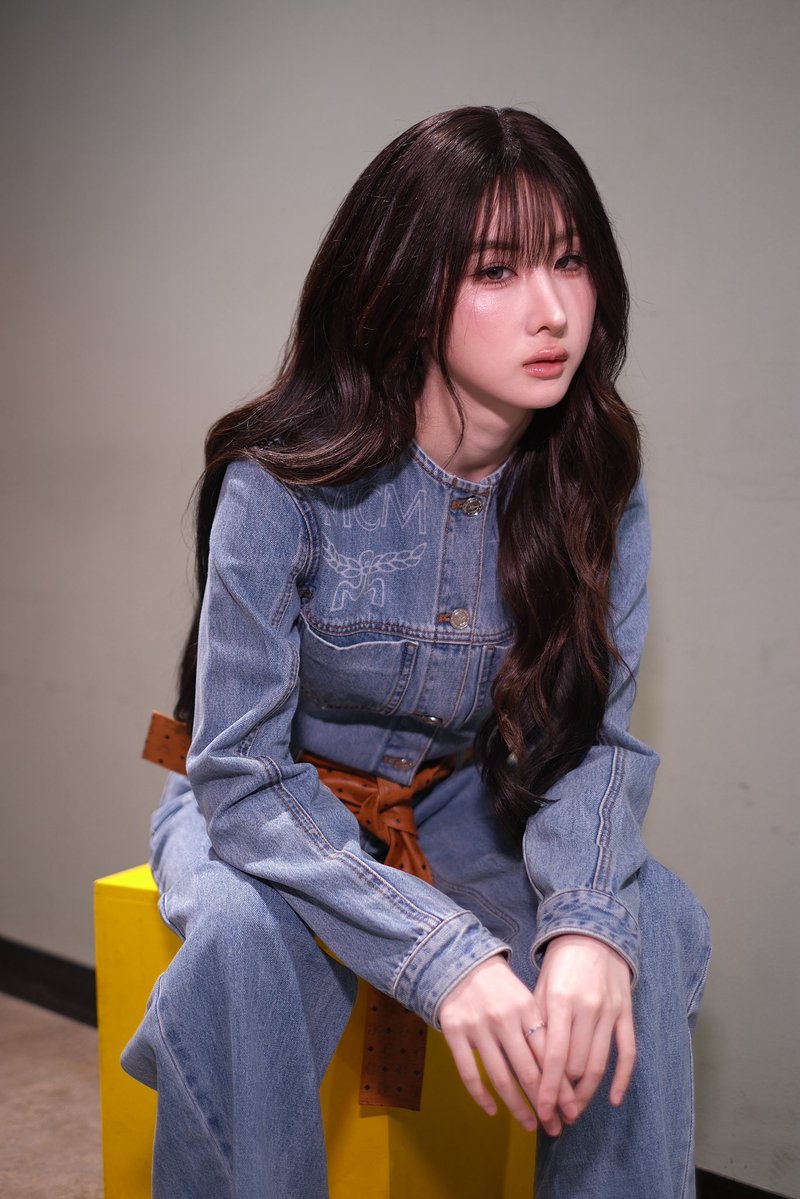 yoko_management's tweet photo. มองกันแบบนี้อยากได้อะไรว่ามาค่ะ พร้อมให้ทุกอย่าง... บ้าน รถ หรือว่าป๊อกกาแลต? 🏠🚙🍫🫣

YOKO IN HER MCM ERA
#MCMMomentWithYOKO https://t.co/YSbmE6Rbrh