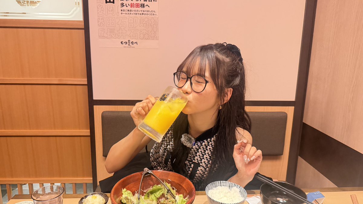 moririka_0508's tweet photo. 福岡さいこーっ！！！！
楽しかったです！

ありがとうございました😙🩷🩷🍊

ファンの方がかんわいいリリネイルしてくれてて写真とらせてもらったノ🎀🐰
かわいいーっ！！！！！♡♡♡♡ https://t.co/XGHCEv7IdD