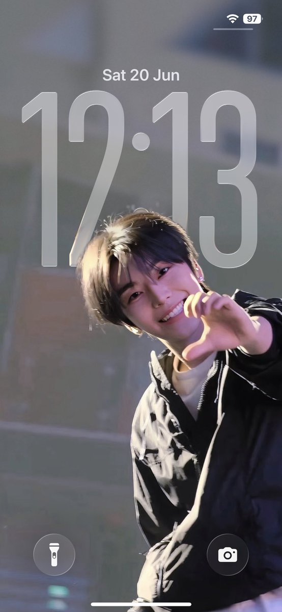 markjinist7's tweet photo. My wallpaper is so cute oh lord https://t.co/PiPG9d6RP9