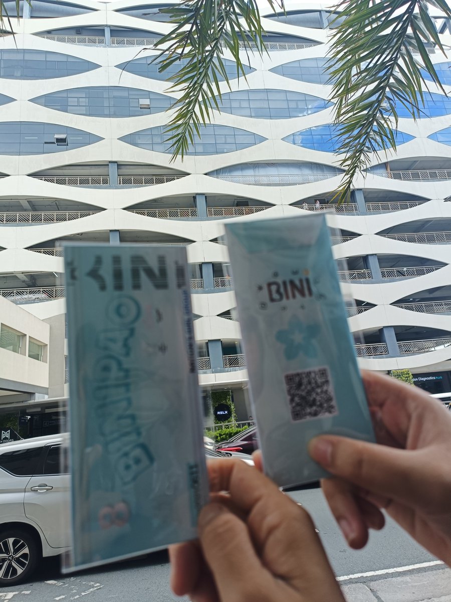 baicolet's tweet photo. Ito ang gusto ko, freebies na ang lumalapit 😎

Thank you, blooms!

BINI SIGNALS MOA KICKOFF

#BINI_SIGNALS_MANILAD1
#BINI_SIGNALS_WORLDTOUR_2026 https://t.co/Q9MgHBvkht