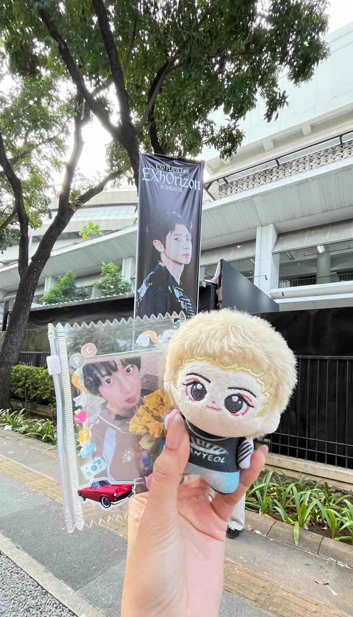 happiest_panda's tweet photo. EXhOrizon (⁠◍⁠•⁠ᴗ⁠•⁠◍⁠)⁠✧*♡
one day doll ini bertemu amat sangat sangat dekat #CHANYEOL 
hati kecilku menangis (⁠｡⁠•́⁠︿⁠•̀⁠｡⁠) AHAHAHA~

#EXhOrizoninJKT
#EXO
#찬열 https://t.co/VdY6NDQOeG