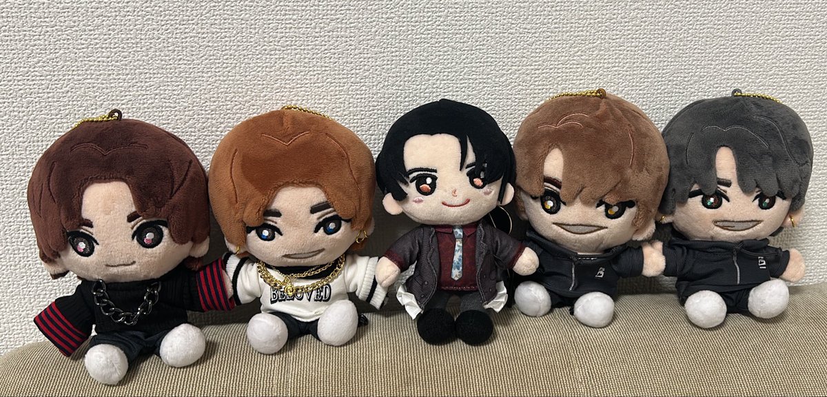 chiii_eight's tweet photo. 潤がちょい怖な兄さん達に囲まれた… https://t.co/39vFNsoEJQ