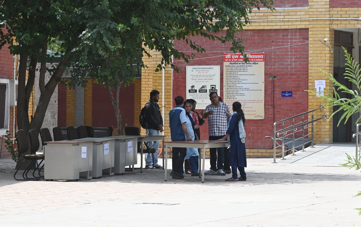 ParveenPhoto's tweet photo. Delhi Education Minister Ashish Sood visits the NEET-UG examination centre at CM Shri School, Pandara Road,to review arrangements, and security measures for the smooth conduct of the examination. on Saturday New Delhi June 20 2026. @NewIndianXpress @santwana99  @shibasahu2012 https://t.co/meLiNm2RK8