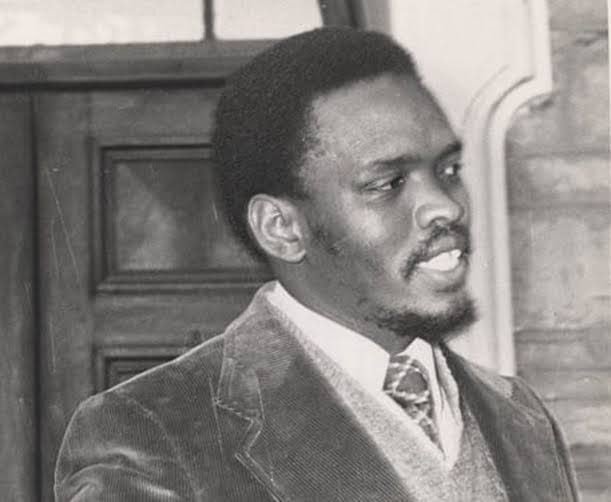 PetersWonderboy's tweet photo. "If we have a mere change of face of those in governing positions what is likely to happen is that black people will continue to be poor, and you will see a few blacks filtering through into the so-called bourgeoisie. Our society will be run almost as of yesterday."-Steve Biko https://t.co/EQpTIrDGMT