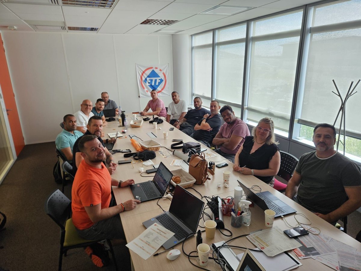 cfdtcheminots's tweet photo. 📢✊ Réunion du PTN SUGE 

Les militants du Pôle Technique National (représentant les régions) se sont réunis cette semaine à la Fédération pour échanger sur les sujets métiers. Merci à tous pour votre engagement 🙏❗️

#PTNSUGE #SNCF  #Métiers https://t.co/JyfOrHIvb1