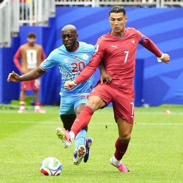 BallAndBuzz's tweet photo. 🚨 𝗗𝗜𝗗 𝗬𝗢𝗨 𝗞𝗡𝗢𝗪: Alisson Becker has completed more dribbles (1) than Cristiano Ronaldo (0) in the 2026 World Cup.
#FIFAWorldCup https://t.co/5qwyfDoEFa