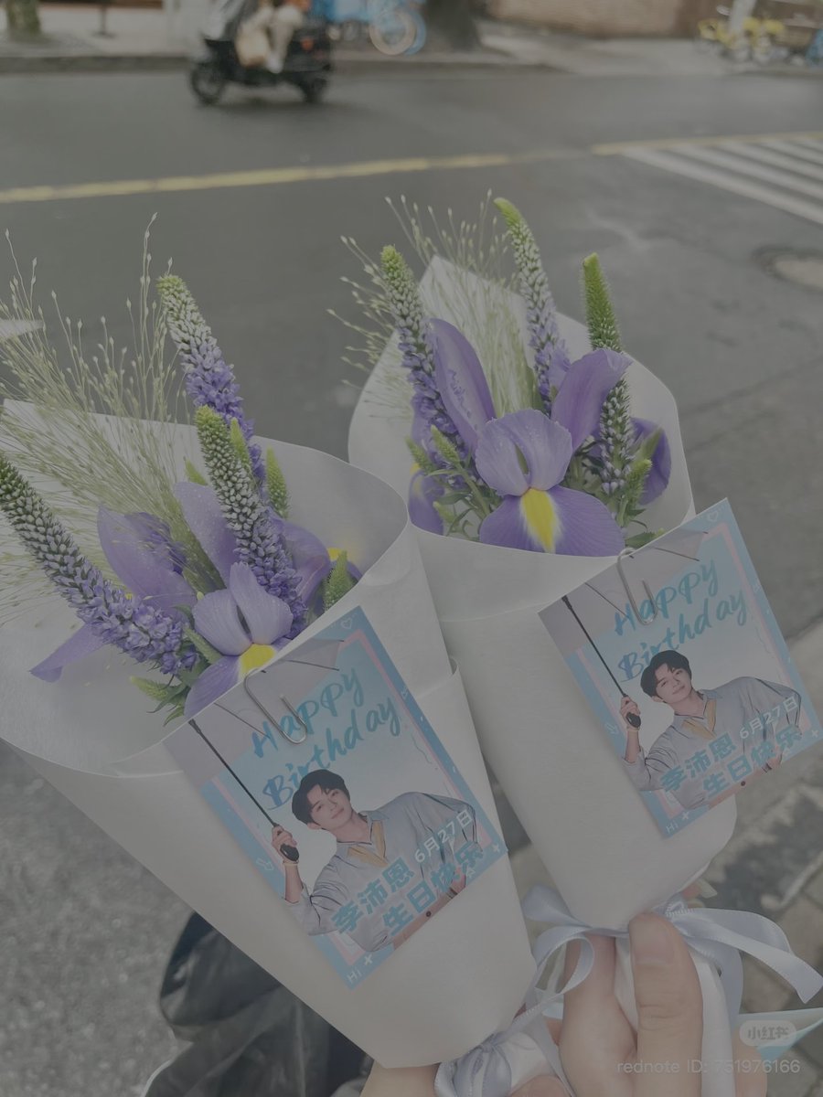 0Manisi5's tweet photo. #JiangLi #JiangHeng #LiPeiEn 
#OceanJiang #SeekyLi

There’s something so warm and heartfelt about a flower shop ❤️ https://t.co/urLMGsLo9f