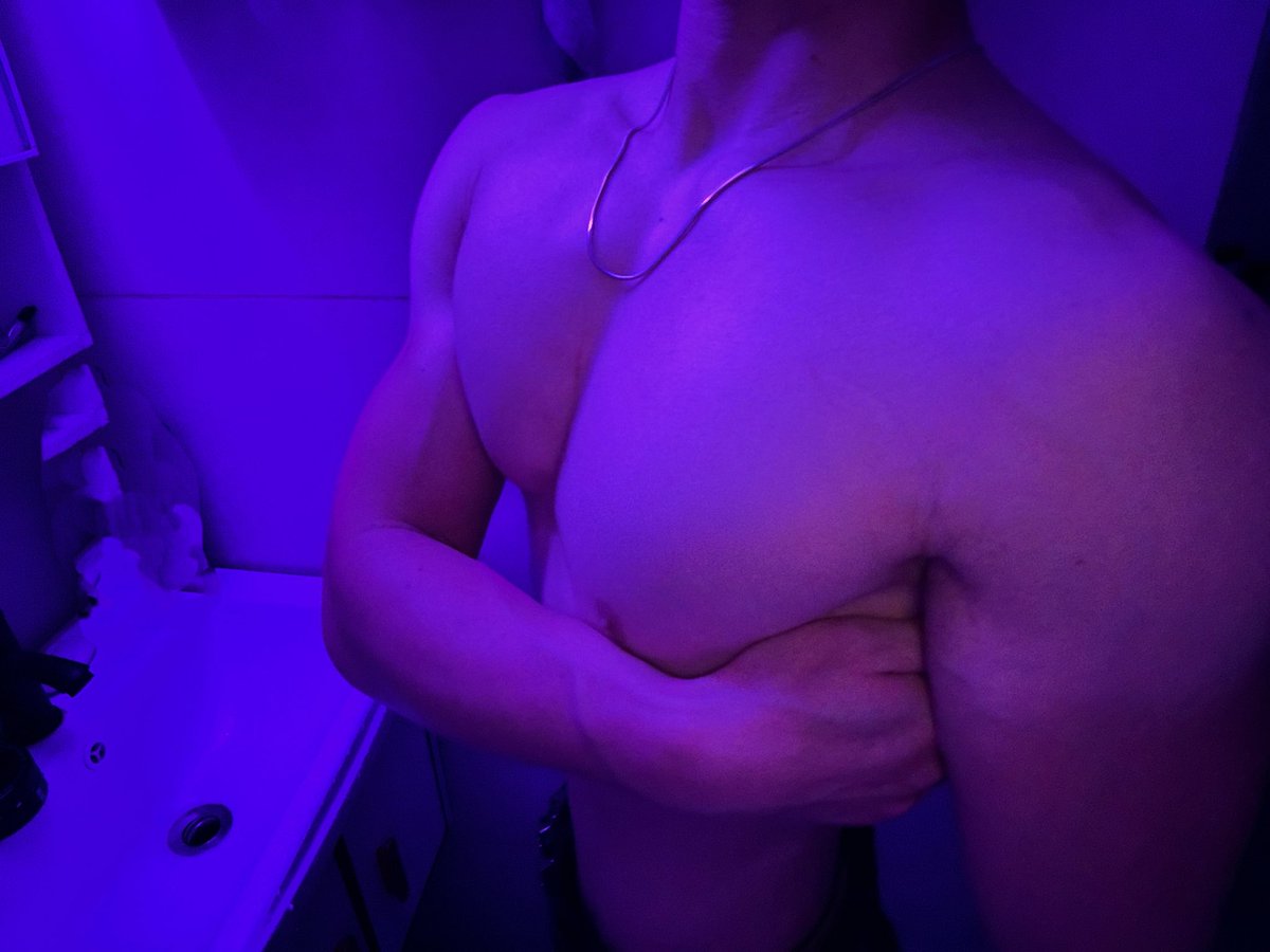 yanwu4697's tweet photo. 在X上咋赚钱啊🧐 https://t.co/kJRdISxyoM