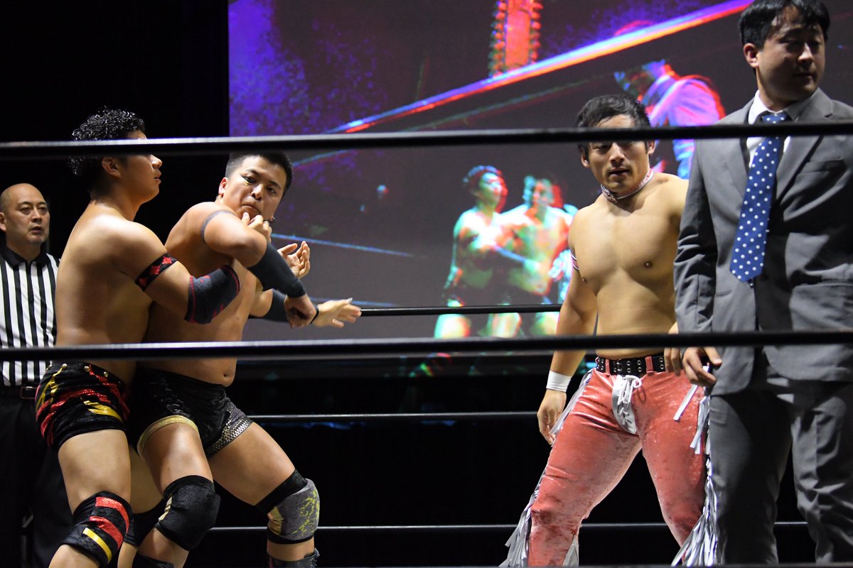 mjk_pw100's tweet photo. 2026.6.19 DRAGONGATE 神戸ラピスホール
第2試合
木村和真 vs JACKY KAMEI vs 新橋二郎 vs 帆希
帆希選手＆新橋選手組 vs KAMEI選手＆和真選手組みたいな構図になって、新橋選手が帆希選手を救出しにKAMEI選手にコルバタ狙うも…スンと着地に(笑)
#dragongate #PrimeZonePlus https://t.co/kF0HtD1ZPE