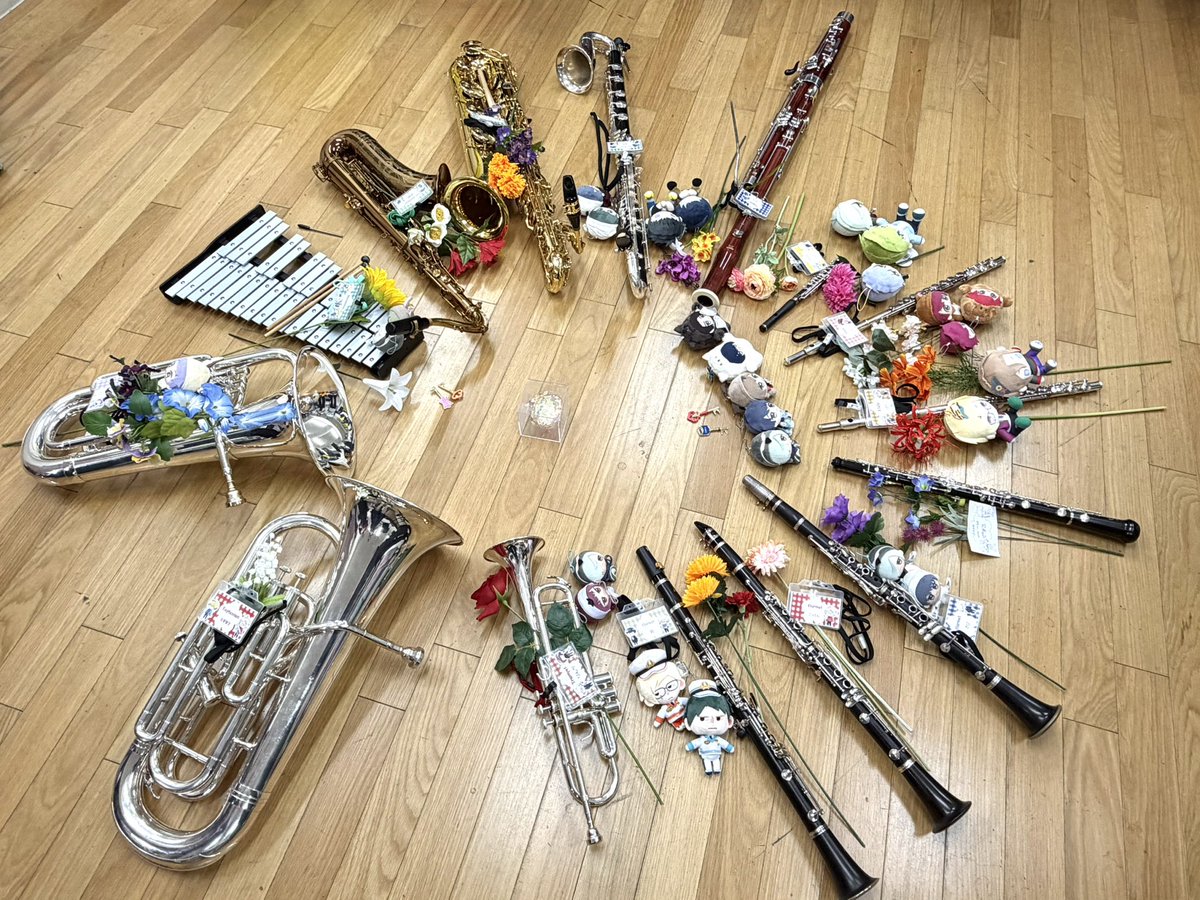 sow_pic's tweet photo. 本日、演奏オフ参加させていただきました。クラリネットはちょっと音出る程度のド初心者なので出来てないことはたくさんあったんだけど、練習含めて本当に楽しかった。やっぱり人と音を合わせるっていいね。次はベースで行きますのでよろしくお願いいたします

#満開公演演奏オフ https://t.co/PuWofUqEoe