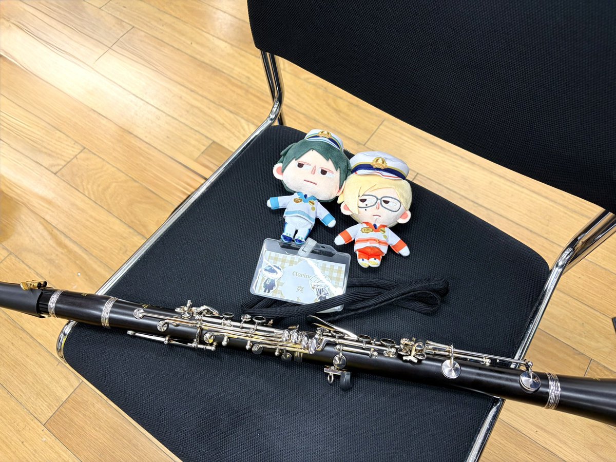 sow_pic's tweet photo. 本日、演奏オフ参加させていただきました。クラリネットはちょっと音出る程度のド初心者なので出来てないことはたくさんあったんだけど、練習含めて本当に楽しかった。やっぱり人と音を合わせるっていいね。次はベースで行きますのでよろしくお願いいたします

#満開公演演奏オフ https://t.co/PuWofUqEoe
