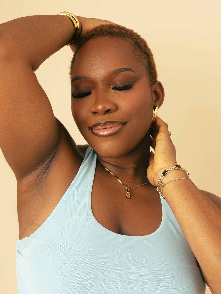 theblackramsey's tweet photo. How I photographed @_Linda_Ime https://t.co/7gOn0pJzKm