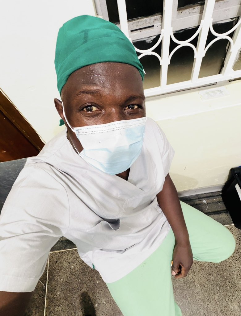 muzukuluDr's tweet photo. Dear Colleague; that one minute you have for a patient, might be the only chance for them to see a “Doctor”, let’s offer our best always #WeekendCall #Patriotism #PLU #Savelives #Theatre #muzzukuluDoctor #WeThankGod https://t.co/D7FgvVDz0o