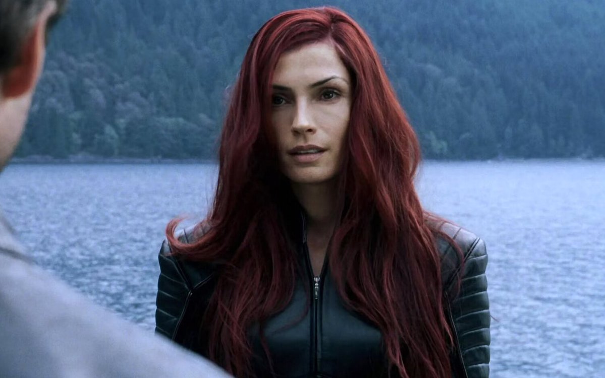 QuidVacuo's tweet photo. ¡Famke Janssen cree que Marvel Studios se equivocó al no pedirle regresar en 'AVENGERS DOOMSDAY'!

“Creo que se equivocaron, pero bueno, ¿quién soy yo? Solo soy una persona que piensa eso” https://t.co/kBmXox2RoE