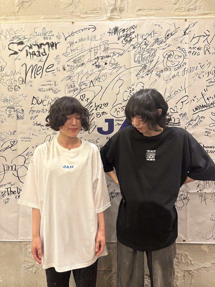 nishieifukuJAM's tweet photo. 【👕アニバーサリーT着用👕】

6/19(金) オルタナティ部決起集会/主催のMarie Louise(@R_MarieLouise )の2人にご着用いただきました！🎉

WHITE : ワク(@ml_waku )
BLACK : ソウタ(@Bass_T_PILLAR ) https://t.co/Gwkr1tqY2U