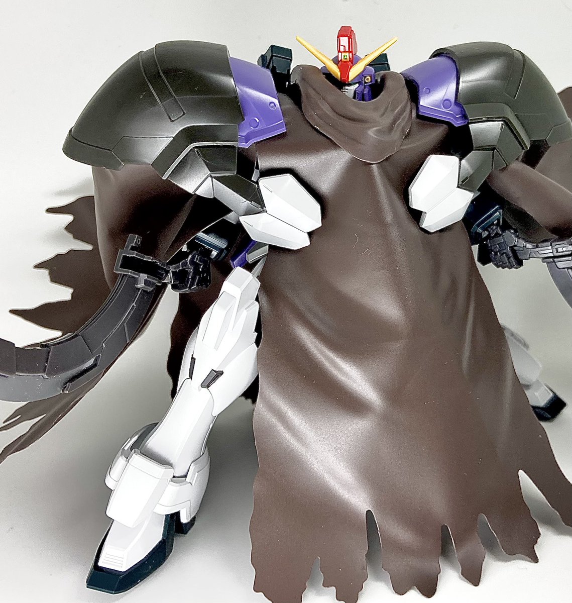 champ3055949's tweet photo. HGサンドロック改EW完成した！
サクッと作れてカッコいい…あらやだスッゴイ
朝早くから並んでくれた妻に感謝
次はガンダムローズかマックスターかな？ https://t.co/0uHcShoWqG