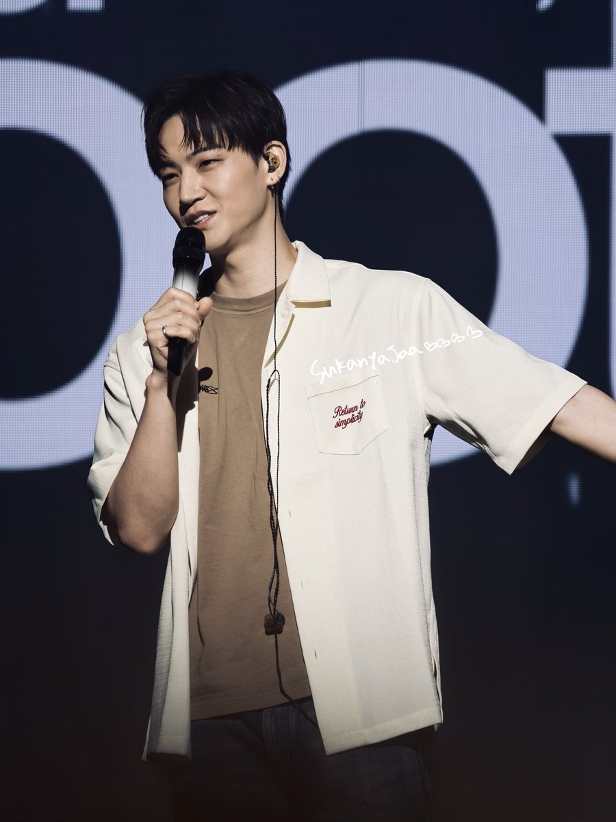 mydef_mysoul's tweet photo. 🎶[Info] #TAPE_ROOTS_SEOUL_DAY1
#2026tape_roots_seoul #JAYB

เจบีใช้ In-ear อีกคู่ที่คัสตอมเป็นลายไม้ ซึ่งเข้ากับคอนเซ็ปต์ของอัลบั้ม 𝖳𝖱.𝖤𝖤 และคอนเสิร์ต roots ได้เป็นอย่างดีเลยค่ะ นอกจากนี้ลายบน In-ear ยังสะท้อนเอกลักษณ์และตัวตนของเจบีได้อย่างชัดเจน ทำให้เป็นอีกหนึ่งรายละเอียดเล็กๆ ที่น่าประทับใจและมีความหมายมากค่ะ

📷 SukanyaJaa