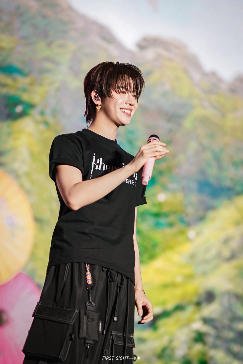 firstsight_2000's tweet photo. น้องเพิร์ล น่าย้ากง่ะ✨🪽

#เขมจิราทัวร์สี่ภาค 
#TleFirstOne #เติ้ลเฟิร์สวัน https://t.co/w17ybwvigB