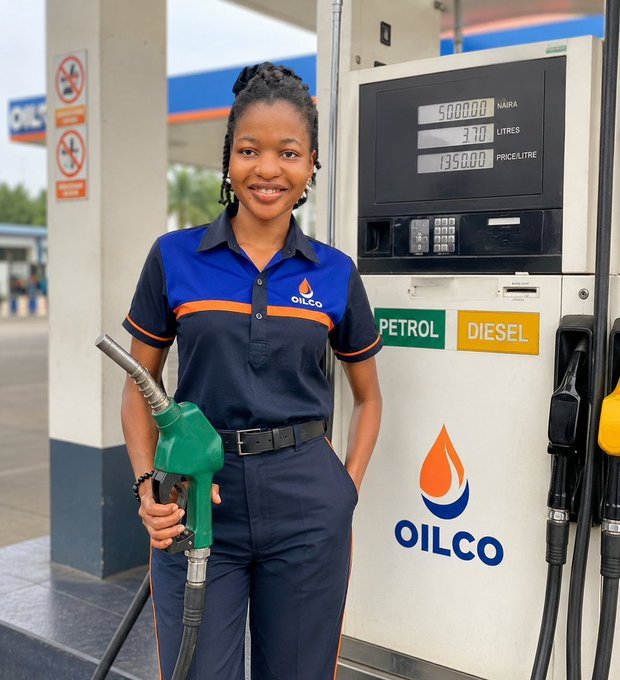 Ramkish68725686's tweet photo. My cousin finally got employed at the oil and gas company,🎉🎉🎉🎉🎉🎉🎉🎉🎉🎉🎉🎉🎉🎉🎉🎉🎉🎉🎉🎉🎉🎉🎉🎉🎉🎉🎉🎉🎉🎉🎉🎉  🎉 
Just help me say congratulations 😽 https://t.co/zec66VXi93