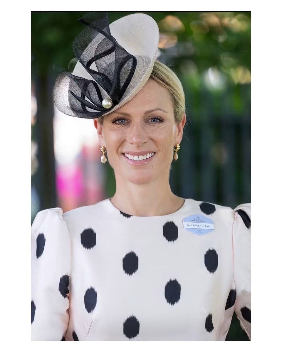 grigio_london's tweet photo. Royal Ascot - Wow! Zara Tindall looking absolutely incredible from hat to toe wearing a bespoke Sally-Ann Hats saucer hat in oyster blush and black.

https://t.co/WZnT2pmvxf

#britishhatguild #royalascot #millinery

Couture millinery handmade in Edinburgh, Scotland. https://t.co/Kx0Gpef5UK
