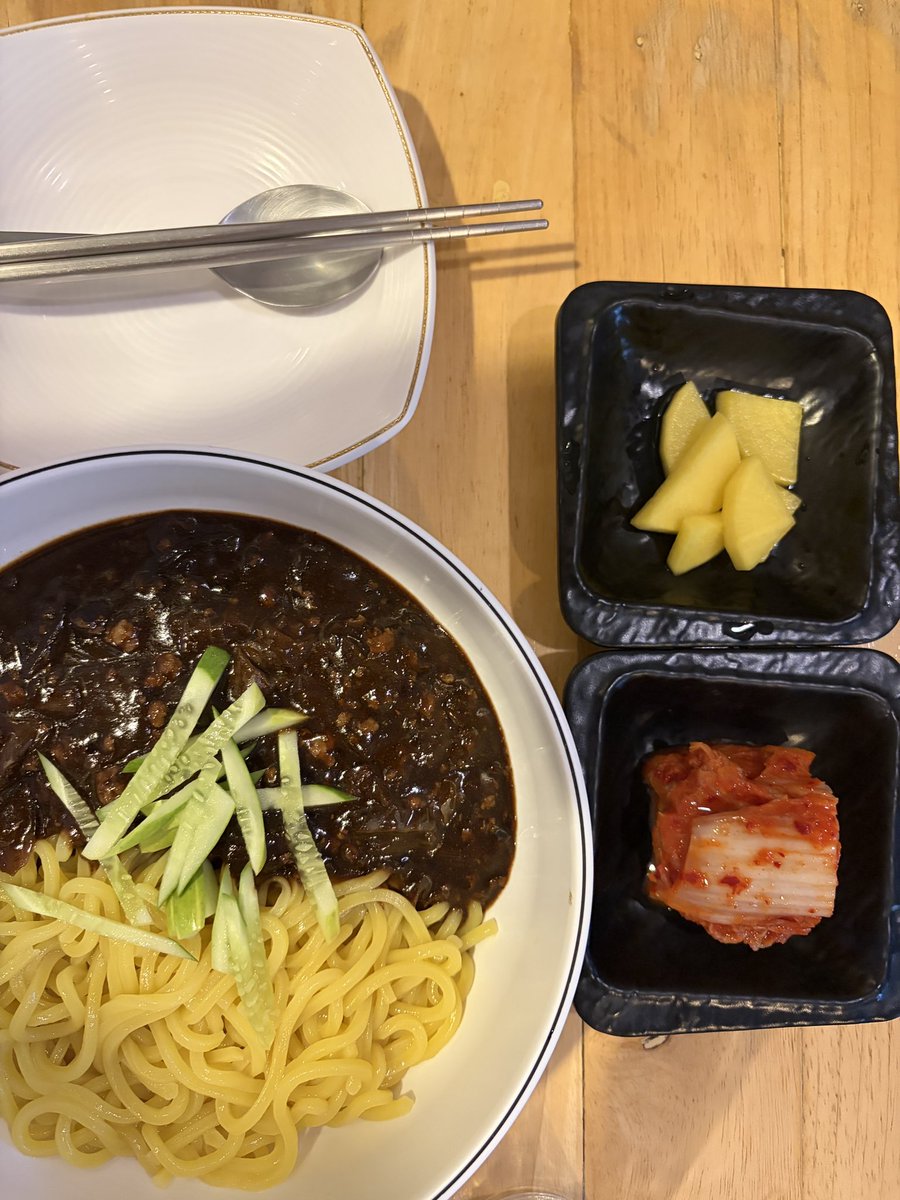 NBZAZAL's tweet photo. อปป้าบอก กินให้หมด เพราะผมตั้งใจทำให้ 5555 เป็นลูกค้าฟีลแฟน 🤣🤣 https://t.co/4N49pH7lK6
