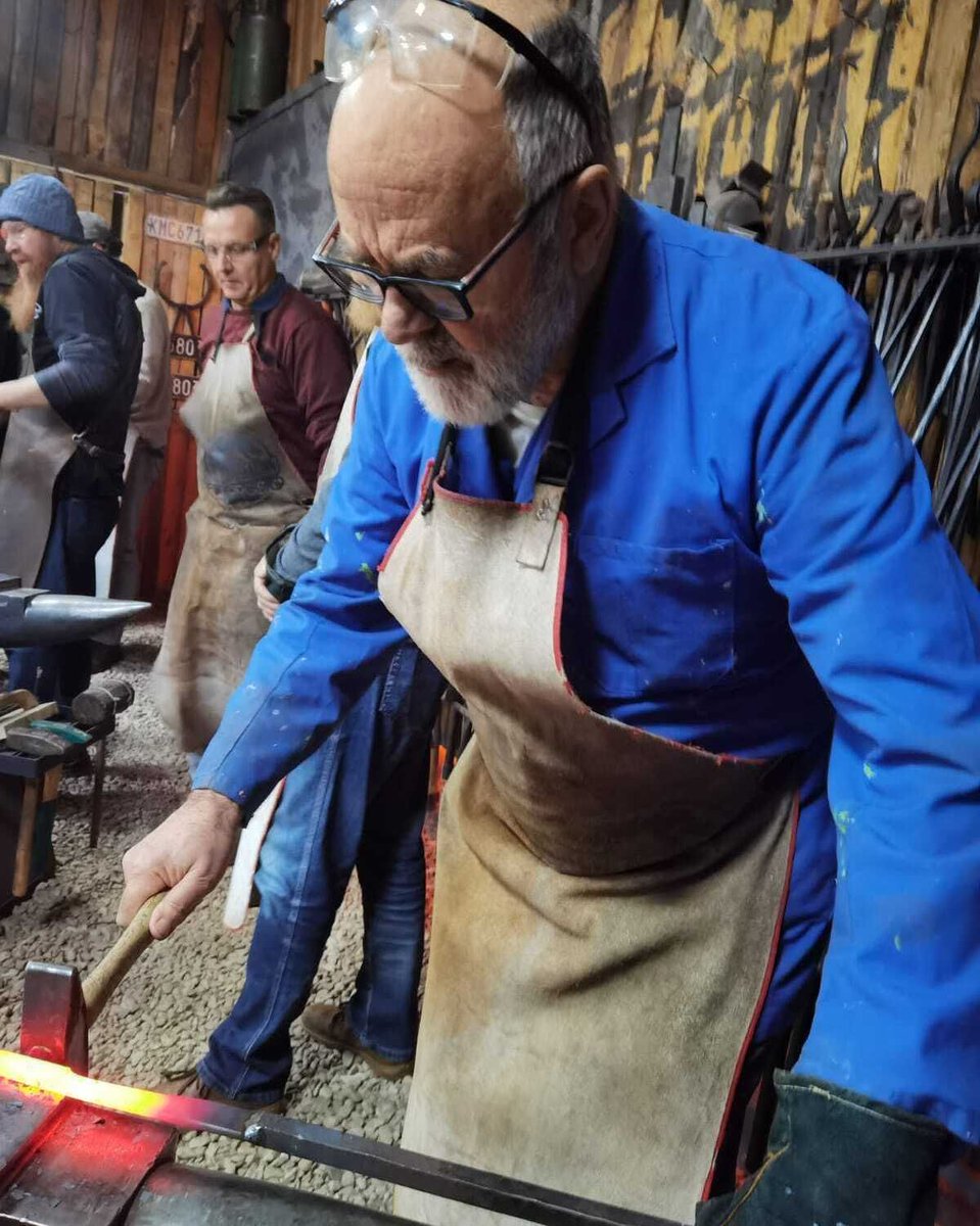 BlackDragonF's tweet photo. The Bladesmithing  Experience - From a bar of SAE 5160 to the first signs of a blade. This is the stage where effort becomes visible. More info: https://t.co/MpVElWw5r8 https://t.co/5y93cxUU3S