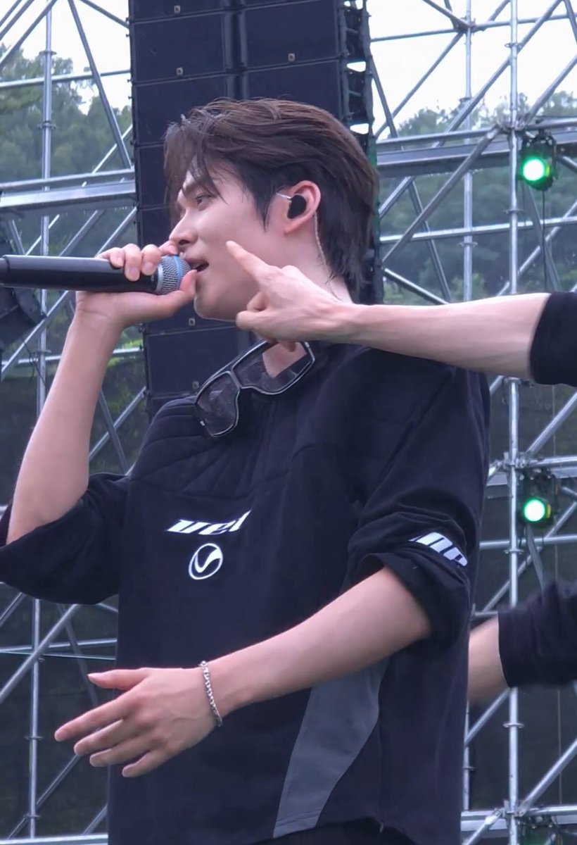 itmeephoebe's tweet photo. ระยะมือห่างจากแก้มเท่ากุเดินจากเซ็นลาดไปยูเนี่ยนเรย https://t.co/hdpLBJERQB
