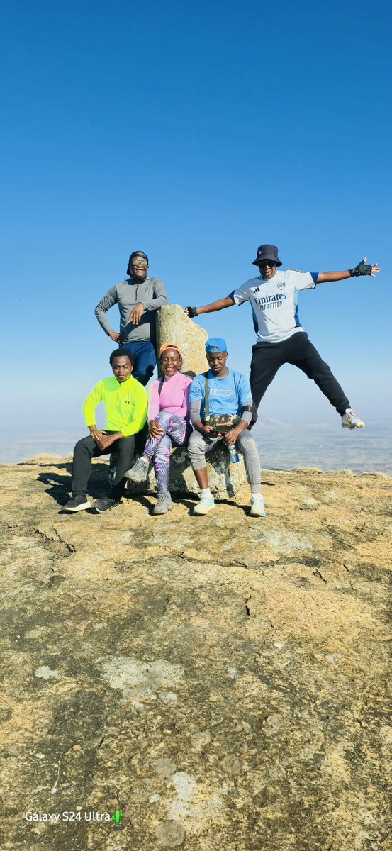DWandewa's tweet photo. First peak done #NgalaPeak💪🏾😅
Nkhoma mountain here we come😅 https://t.co/OQ3V5uDSPb