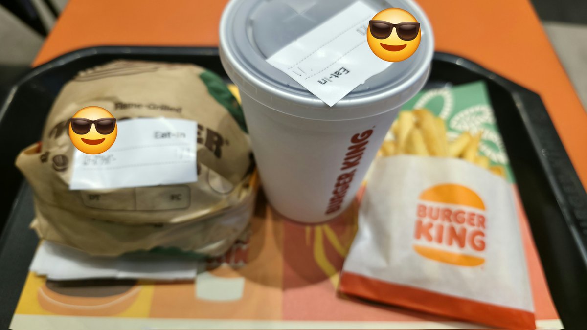 77noburin's tweet photo. ライブの合間に🎵
バーガーキング🍔 https://t.co/dAT523nIc4