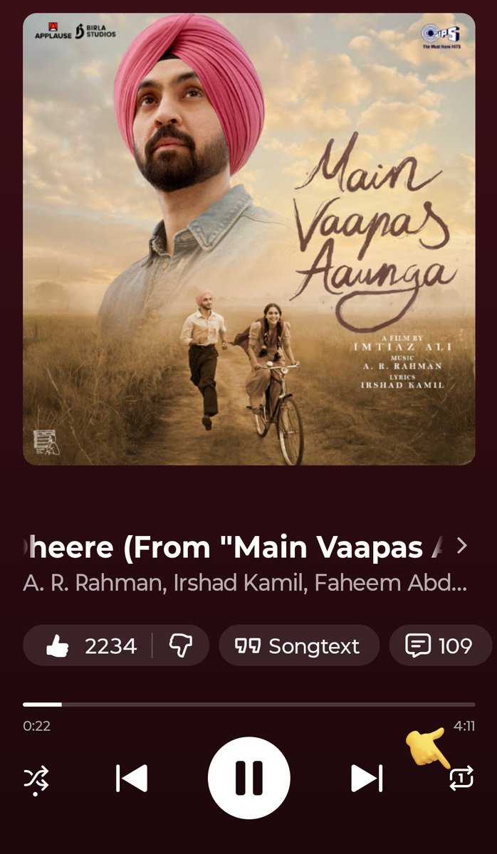 PrayRona_'s tweet photo. 1/7
Why does listening to Dheere Dheere even more than Tere Paas Main feel like emotional infidelity? But honestly, I do think it's one of Rahman's greatest songs, not just for how it fits the film, but for its artistry too. Right from that first piano trill where you also hear https://t.co/cTe2cJHnge