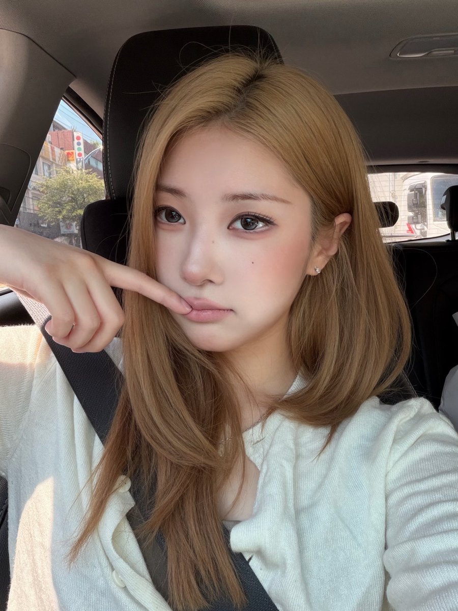 eoseowaebwara tweet picture