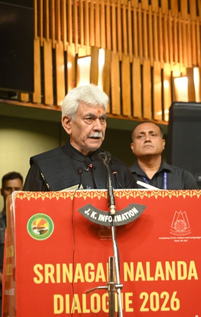 OfficeOfLGJandK's tweet photo. Today, I addressed the Srinagar–Nalanda Dialogue. Our goal is to revive our great inheritances of knowledge &amp; spirituality, strengthen India’s civilizational traditions, and shape a future-oriented education that connects our youth to both the past and modern tech. https://t.co/Wy4CP0ZG5T