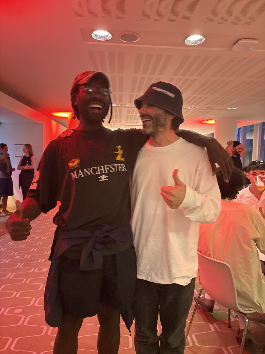 Tim_Burgess's tweet photo. Great show last night Dev https://t.co/23A0hiMuKD
