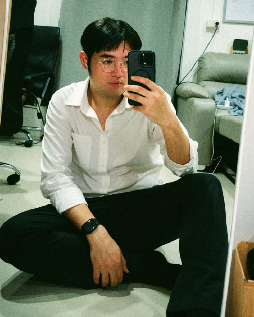 itratth_psd's tweet photo. ก็คิดว่าตัวเองเป็นนิสิตไปเลยละ 54655555555 🦊 https://t.co/O4vWK1Titf