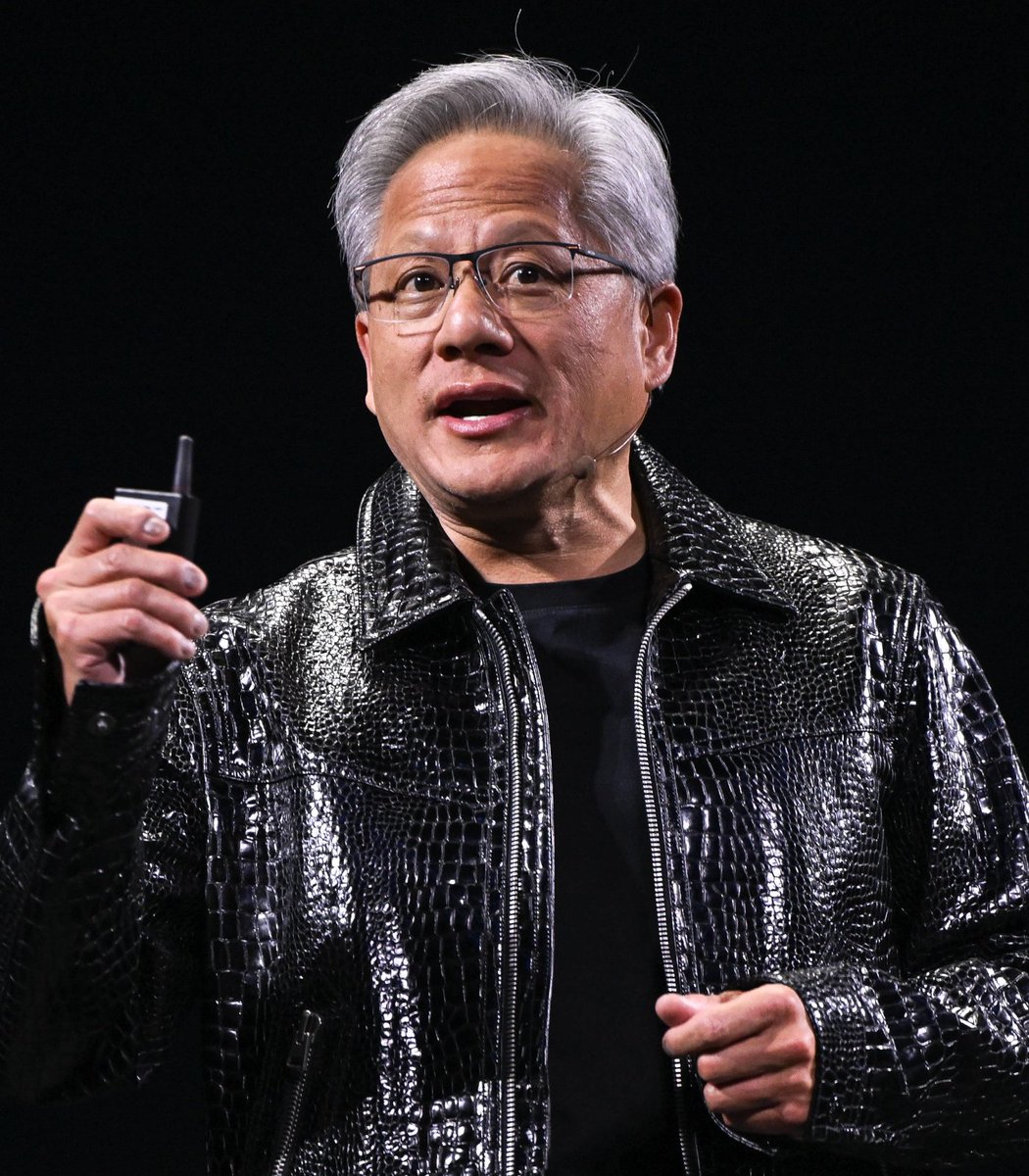 pubity's tweet photo. Nvidia CEO Jensen Huang personally signs off on the pay for all 42,000 employees at Nvidia, paying every employee "as much as possible" to keep them happy.

He believes paying people well is the key to keeping long-term employees and running a successful company. https://t.co/EaDE1nGzJL