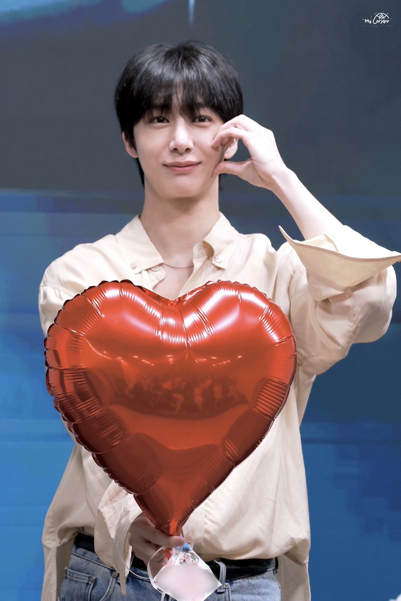 My_Corjqnr's tweet photo. 260620 애플뮤직 형원

손 사이에 깜찍이살 ෆ˙ᵕ˙ෆ

@OfficialMonstaX  #monstax #형원 #HYUNGWON #ヒョンウォン https://t.co/BrXyiCYyjS