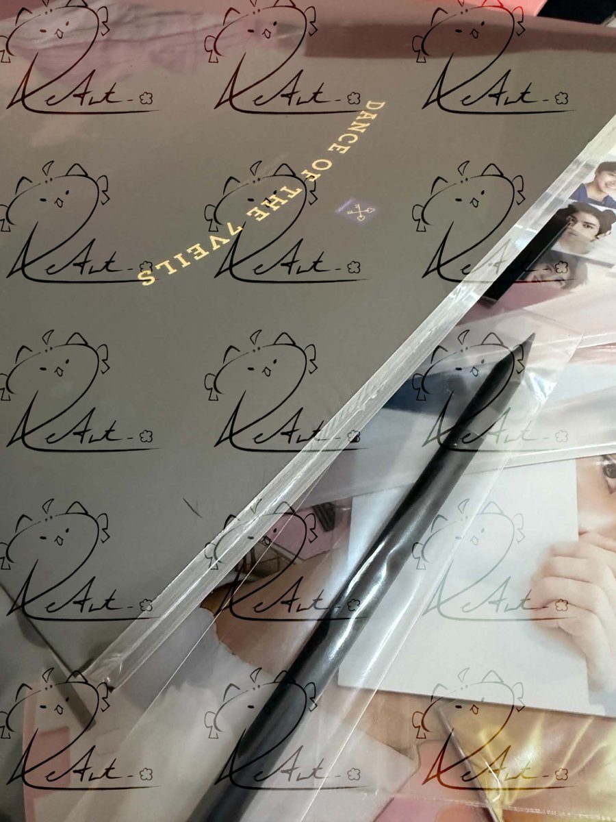 Ria_Reart's tweet photo. ขายเซ็ตบ้าน sentimentalfly / senti /เซนติ photobook 

ครบเซ็ต ราคา 2,ooo บ.

รวมส่งลทบ.สภาพไม่ได้แกะซีล (ได้ของตามภาพ) ของดต่อราคานะคะ

📷 ดูคลิปเพิ่มเติม DM ได้เลยค่า 

#เตนล์ #Ten #ตลาดนัดtenlee https://t.co/LDpvslDphh