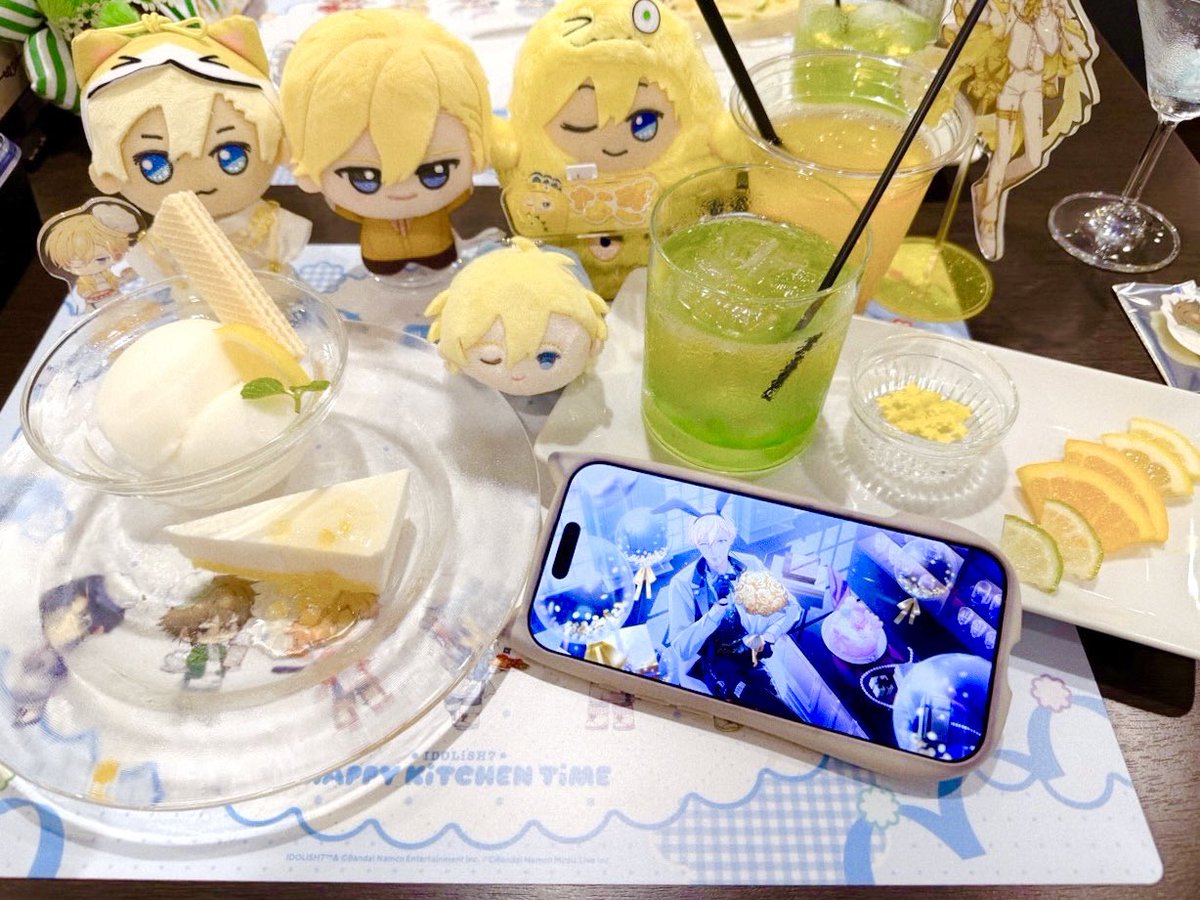 snooze_9's tweet photo. ナギ誕アニカフェ〜💛アクスタは一発自引き、ステッカーは泣きのもう一回でナギ来てくれて嬉しい😭コースターは親切なマネさんが交換してくれました🫶🏻✨露葵ちゃん今日もありがとう〜！！ https://t.co/IukjuRkhzw