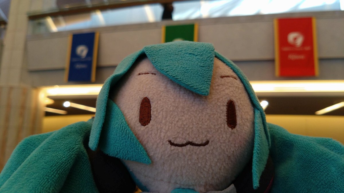 ryuseimaru's tweet photo. #初音ミクシンフォニー 札幌公演お開きであります。まさに音楽のフルコース。メインディッシュのKAITOメドレーもさることながらデザートが豪華！アンコールもたくさんあって満足なひとときでした。CDは…そのうち予約しますｗ https://t.co/zxii0wbPH0