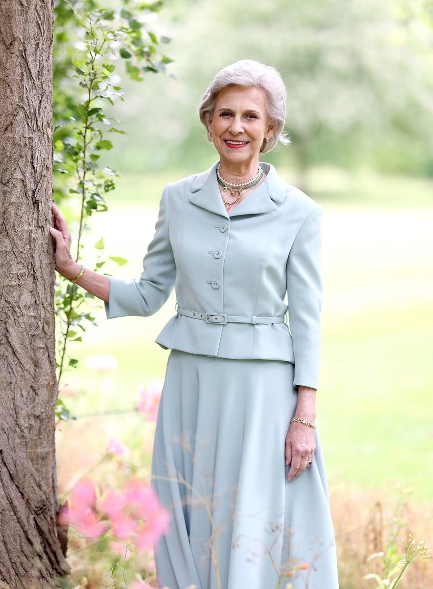 ScottiSal's tweet photo. A woman who married in to the #RoyalFamily. She accepted her role without fuss, without expectation, and without drama. A great supporter of #TheCrown ❤️ 
Happy Birthday 🥳 
#DuchessofGloucester https://t.co/exFwMCfrpG